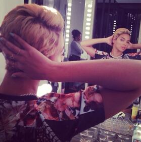Beyoncè dà un taglio ...ai capelli 2