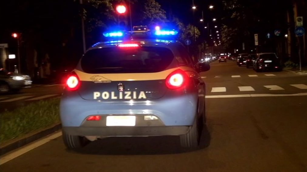 Tunisino assalta poliziotto: "Sei morto, togliti la divisa. Qui comando io"