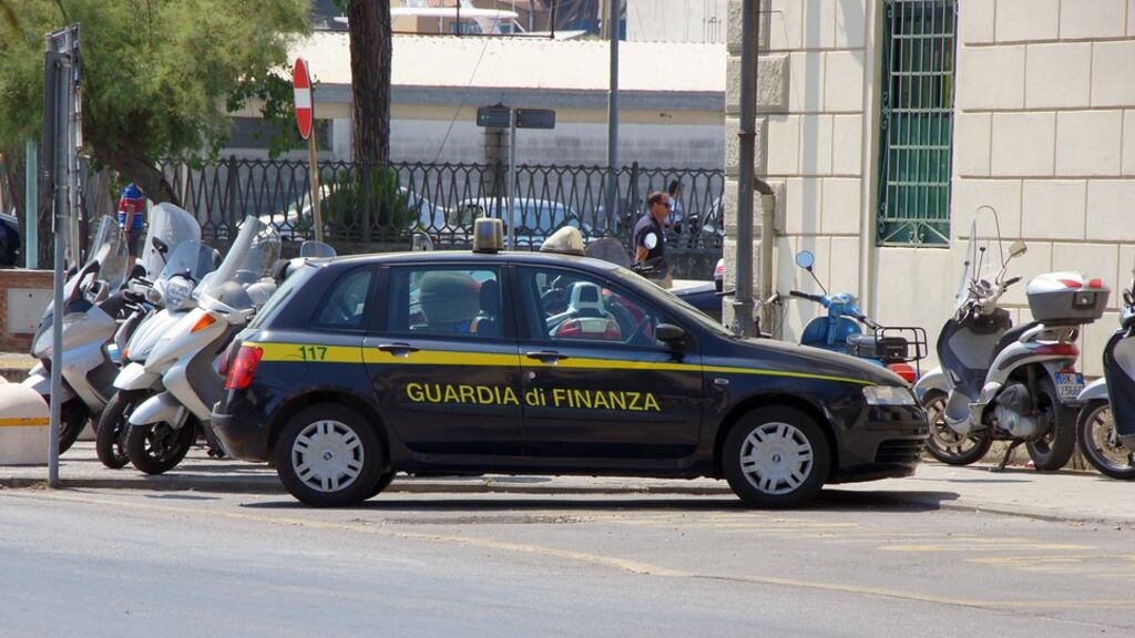 Truffa per il conseguimento di erogazioni pubbliche a Foggia