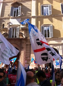 Protesta sindacati di polizia a Montecitorio 4
