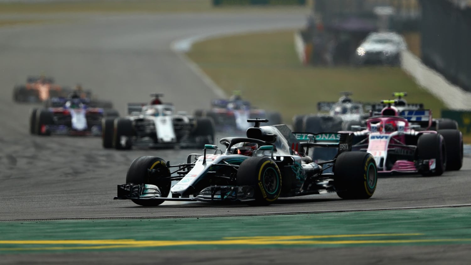 F1, gp di Germania: doppietta Mercedes con Hamilton-Bottas. Disastro Vettel