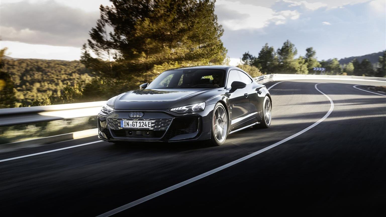 Audi e-tron GT 2024, il modello stradale più potente di sempre della Casa dei Quattro Anelli