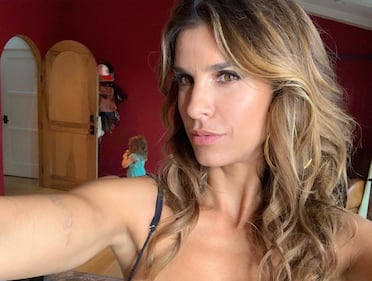 Elisabetta Canalis sexy in spiaggia 2