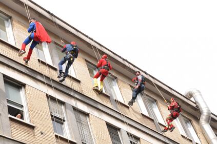 Roma, i supereroi fanno visita ai bambini del Bambino Gesù di Roma 5