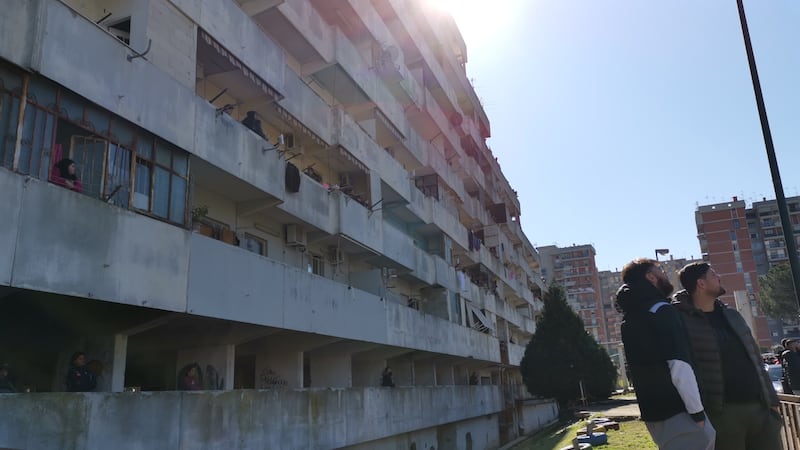 Scampia, al via l'abbattimento della vela verde 3