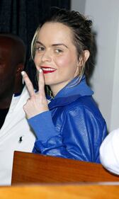 Taryn Manning, la dj che incanta i party americani 7