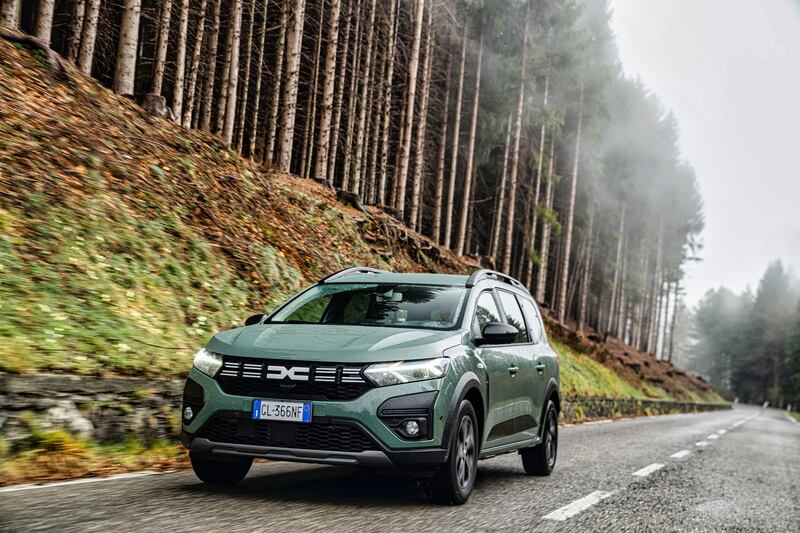 Dacia Eco-G, le foto della gamma 2