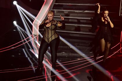 Sanremo 2024: ecco il look della quarta serata del Festival di BigMama 2