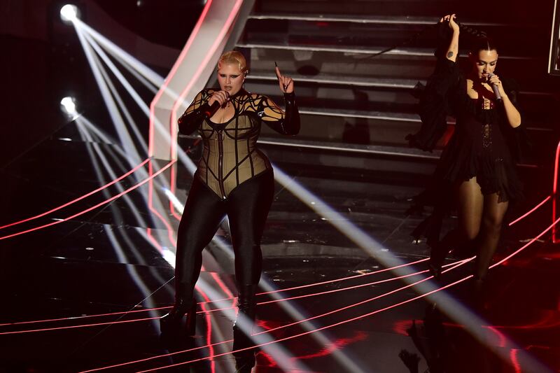 Sanremo 2024: ecco il look della quarta serata del Festival di BigMama 2