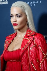 Katy Perry e Rita Ora: scollature bollenti sul red carpet 29