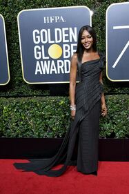 Golden Globe 2018, star in nero sul red carpet 3