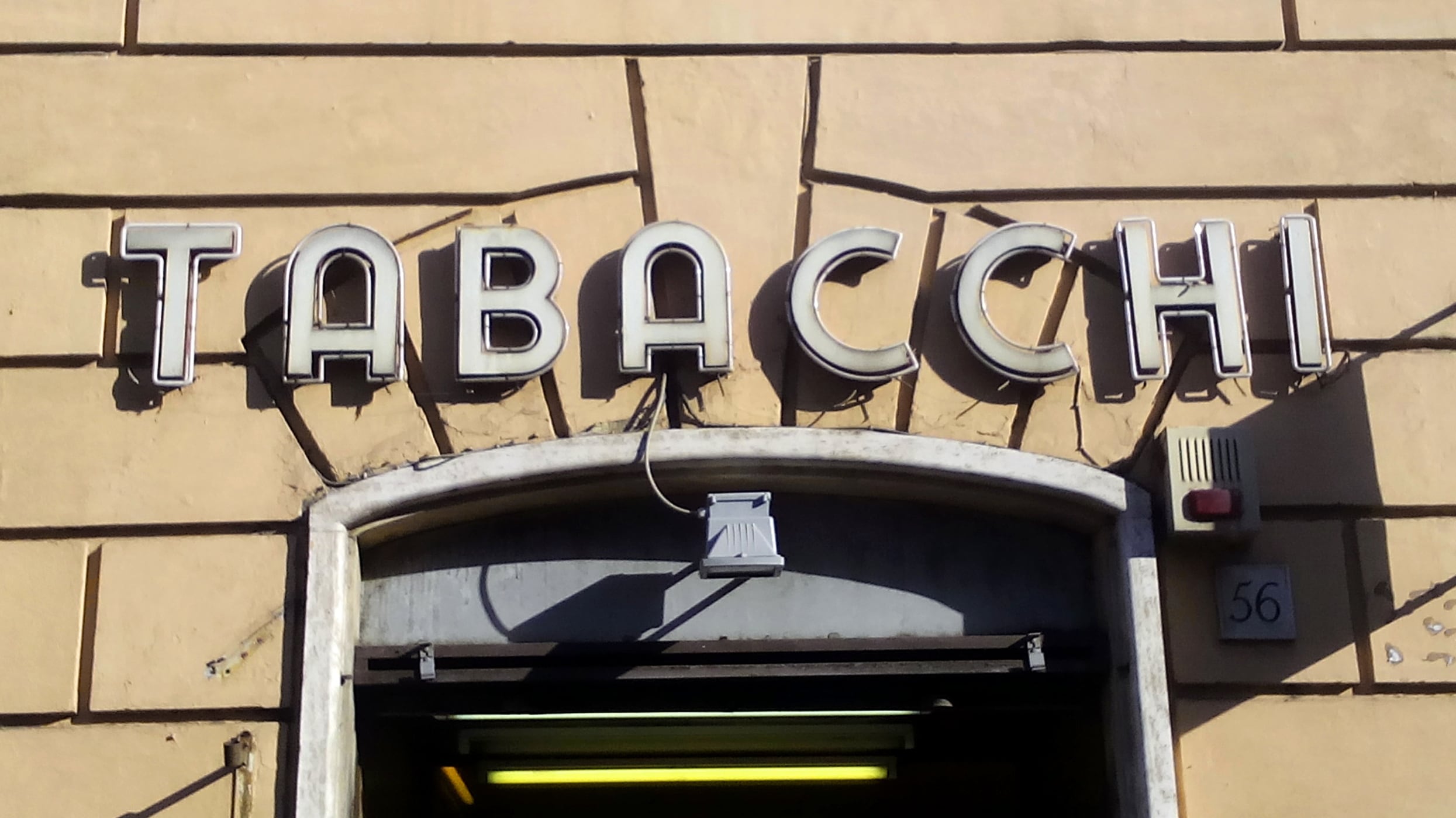Quello strano annuncio al Mef: "Affittasi tabacchi al ministero"