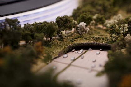 Decolla l'astronave Apple: ecco il plastico del nuovo Campus 13