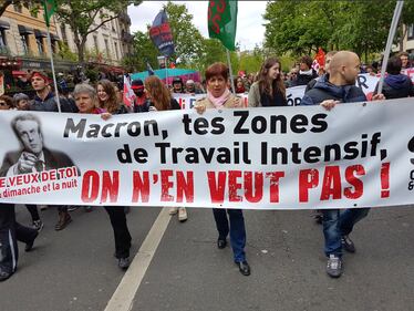 Parigi, la sinistra radicale in piazza per il primo corteo anti-Macron 2