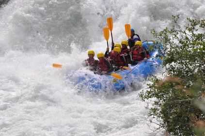I giocatori della Roma si danno al rafting 15