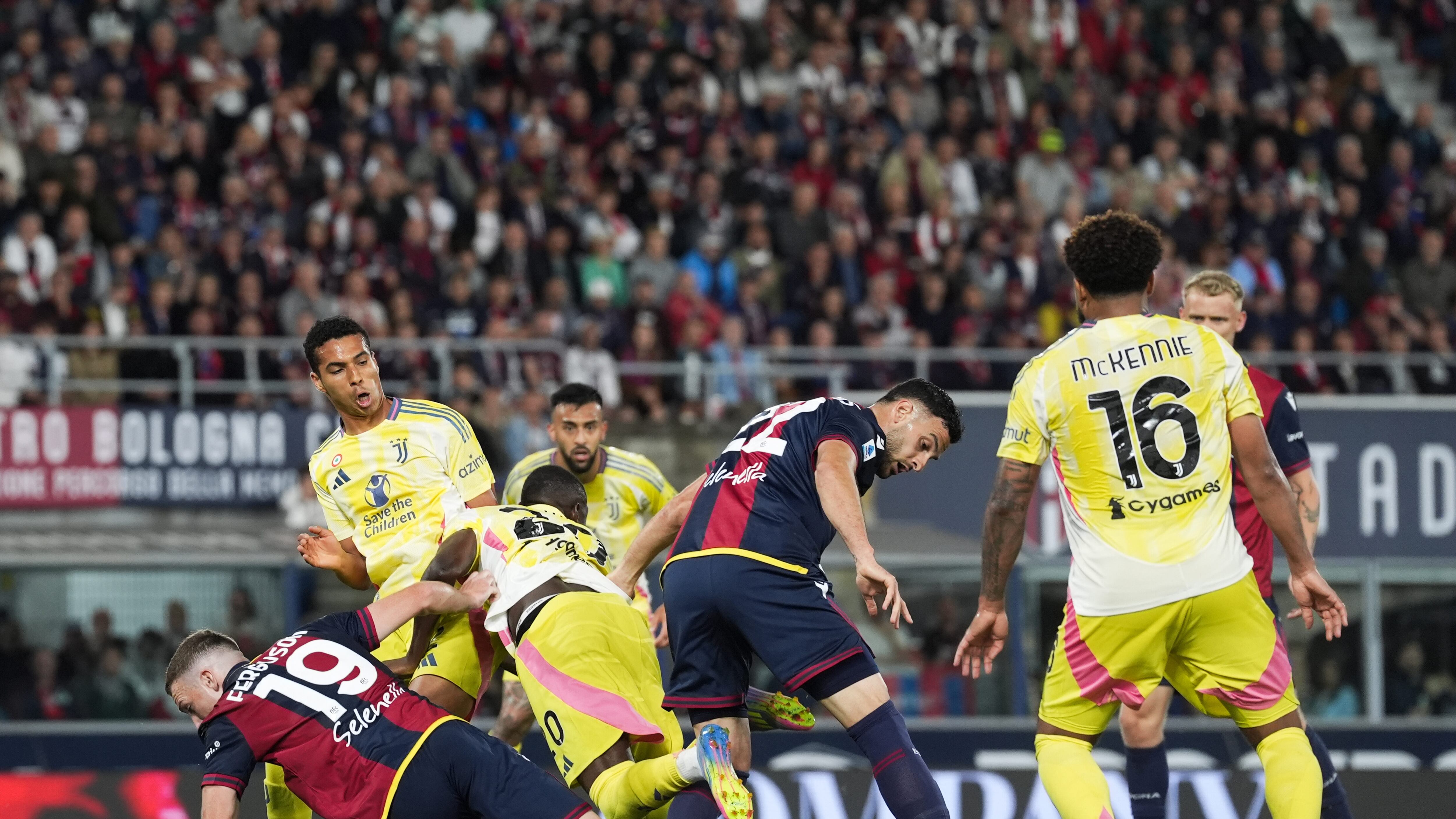 Pari mediocre tra Bologna e Juve. E ora trema la poltrona di Giuntoli