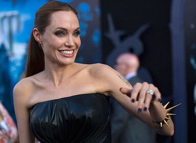 Angelina Jolie: "non ho mai pensato a me stessa come a una madre". Le foto 6