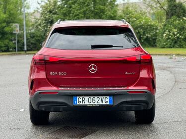 Mercedes EQA 300 4Matic: guarda la gallery del crossover elettrico premium 9