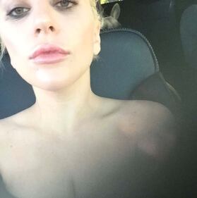 Billboard: Lady Gaga a seno nudo donna dell'anno 4