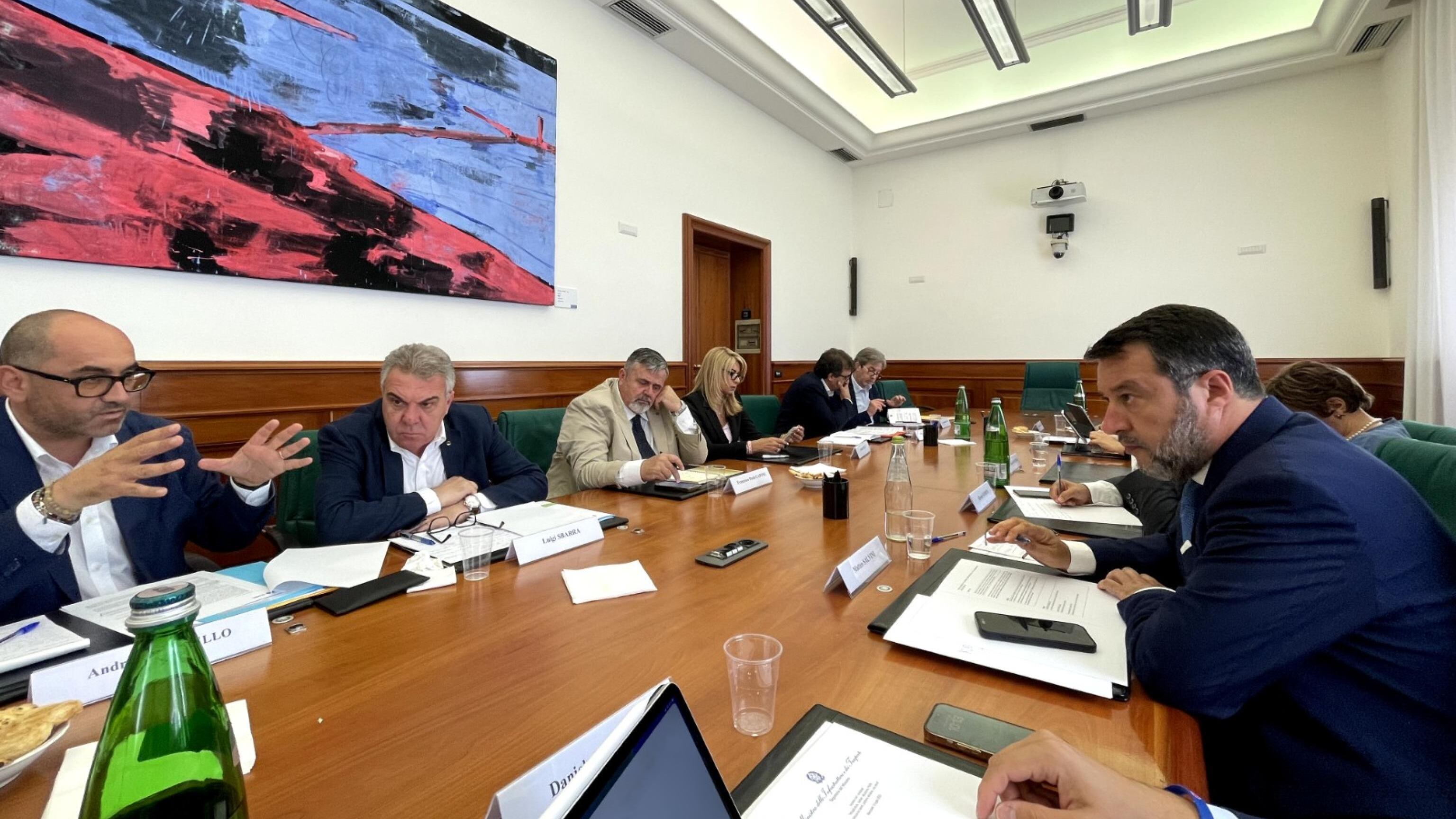 Confermato lo sciopero dei trasporti. La mossa di Salvini per dimezzarlo: cosa cambia