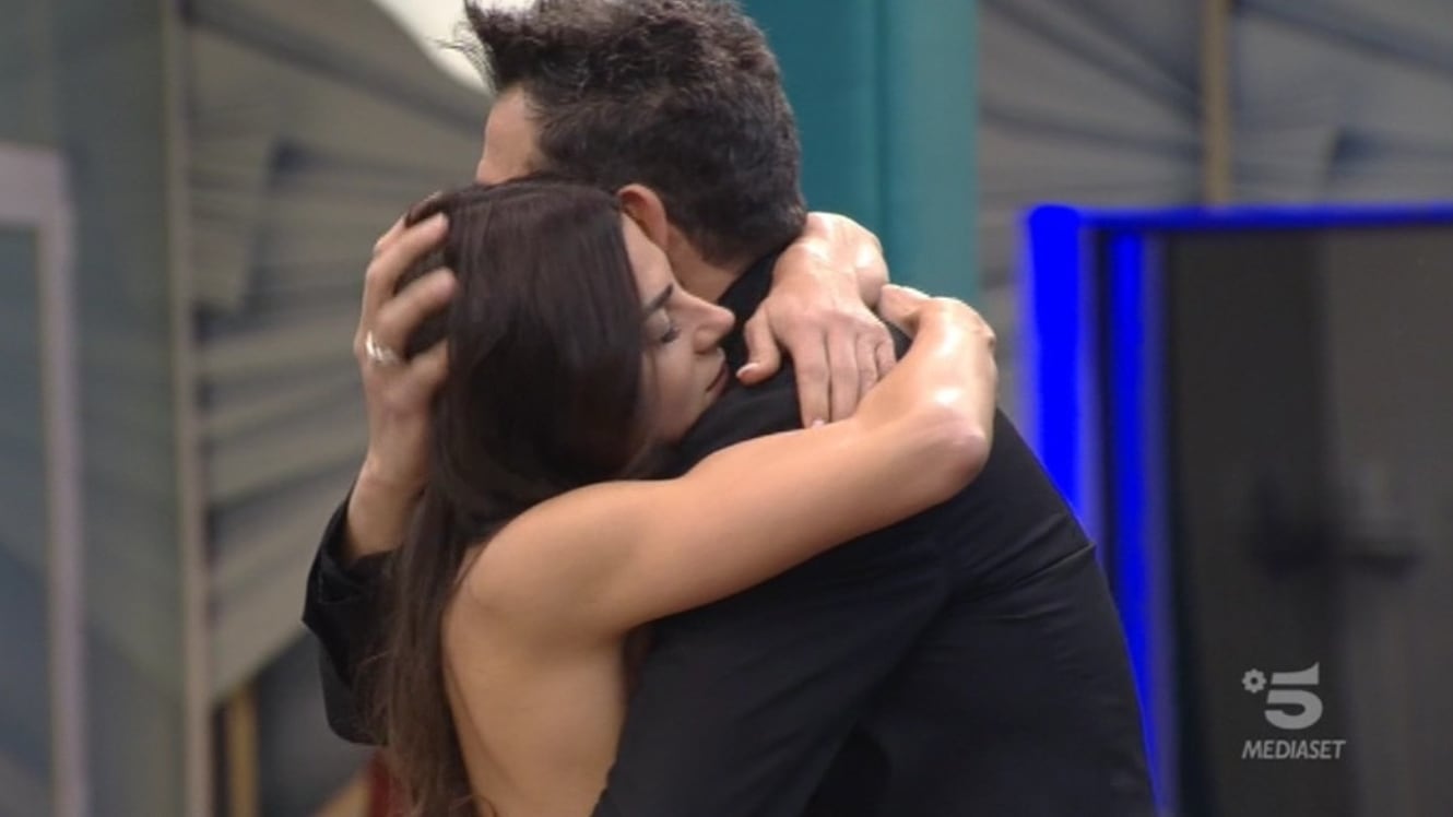 Gf Vip, Serena Enardu distrutta dal dolore: "Ho pianto tutta la notte"
