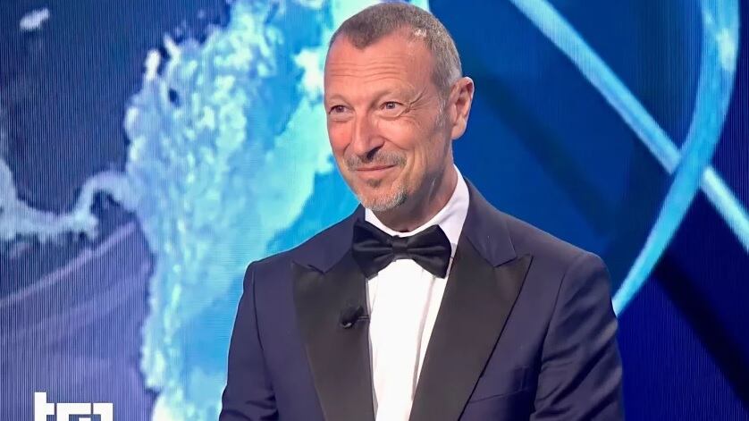 "Il guaio è che l'ho detto...". La gaffe di Amadeus su Sanremo scatena il web