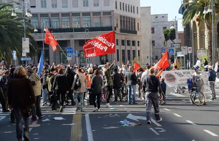 Spazzini in sciopero a Livorno 1