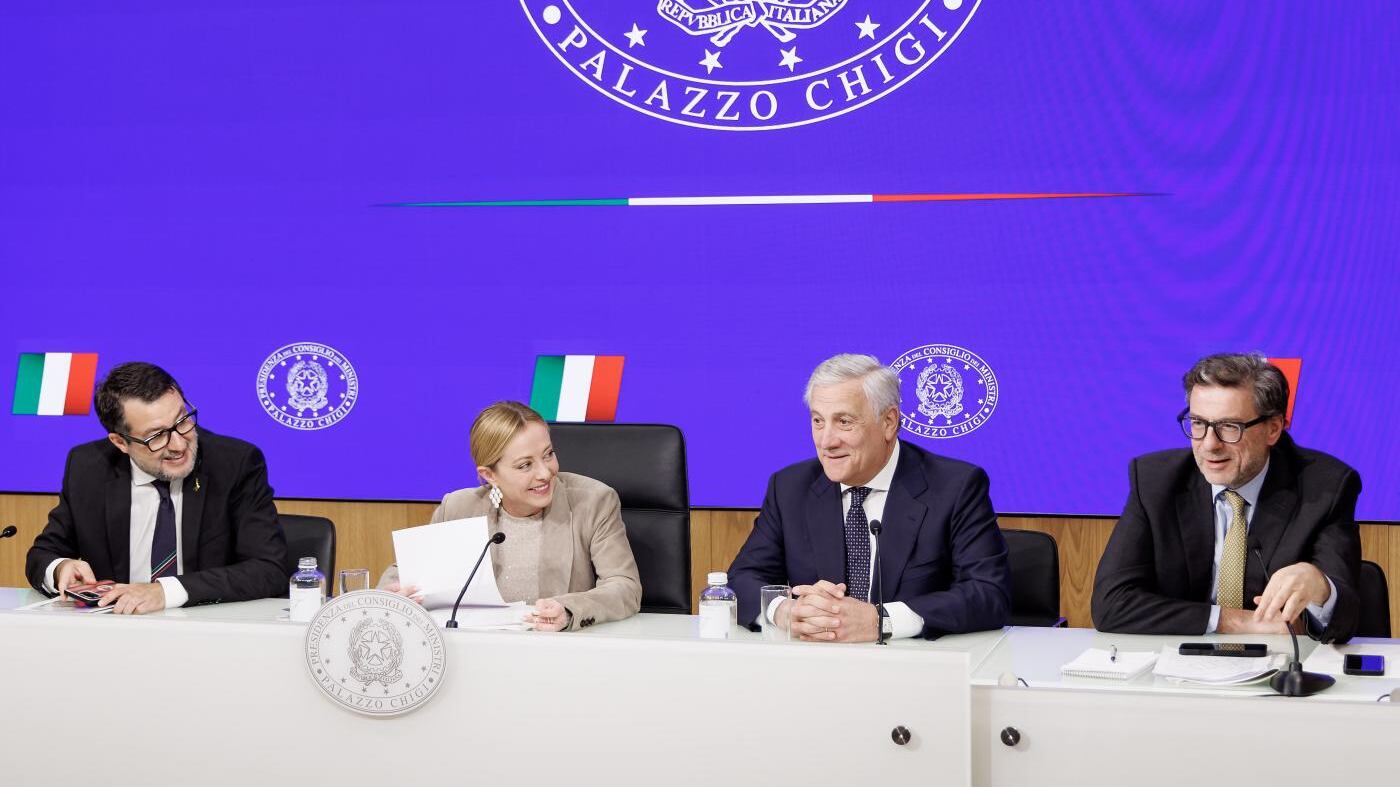 Arriva il maxi emendamento del governo alla manovra. Pensioni e aiuti alle imprese: le novità