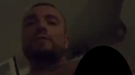 Dopo la gaffe Gué Pequeno rompe il silenzio: "È stato un incidente"