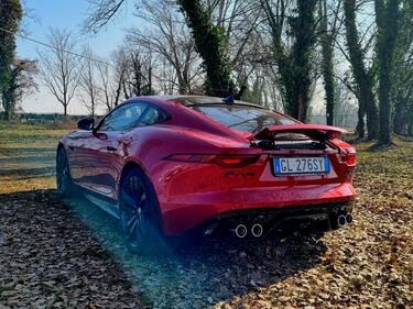 Jaguar F-Type 75 P450, le foto di un gioiello in via di estinzione 9