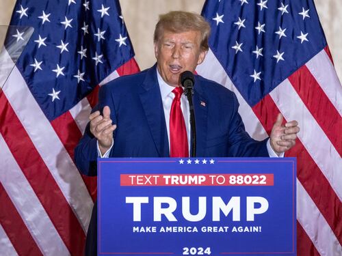 Trump, strategia della vittima. "Il crimine? Difendere gli Usa". Il suo popolo sembra stanco