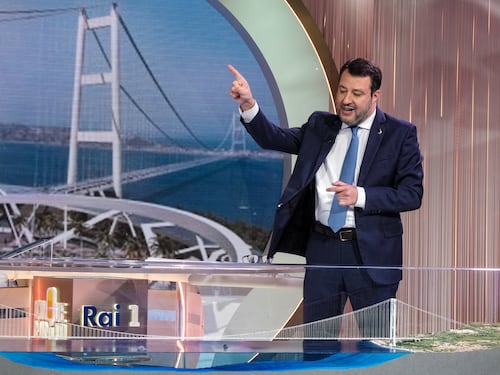 Il Cdm, la riapprovazione del progetto, l'ok del Parlamento: il piano del governo per tirare dritto sul Ponte