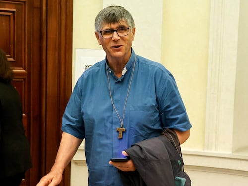 Caivano, don Patriciello attacca Report