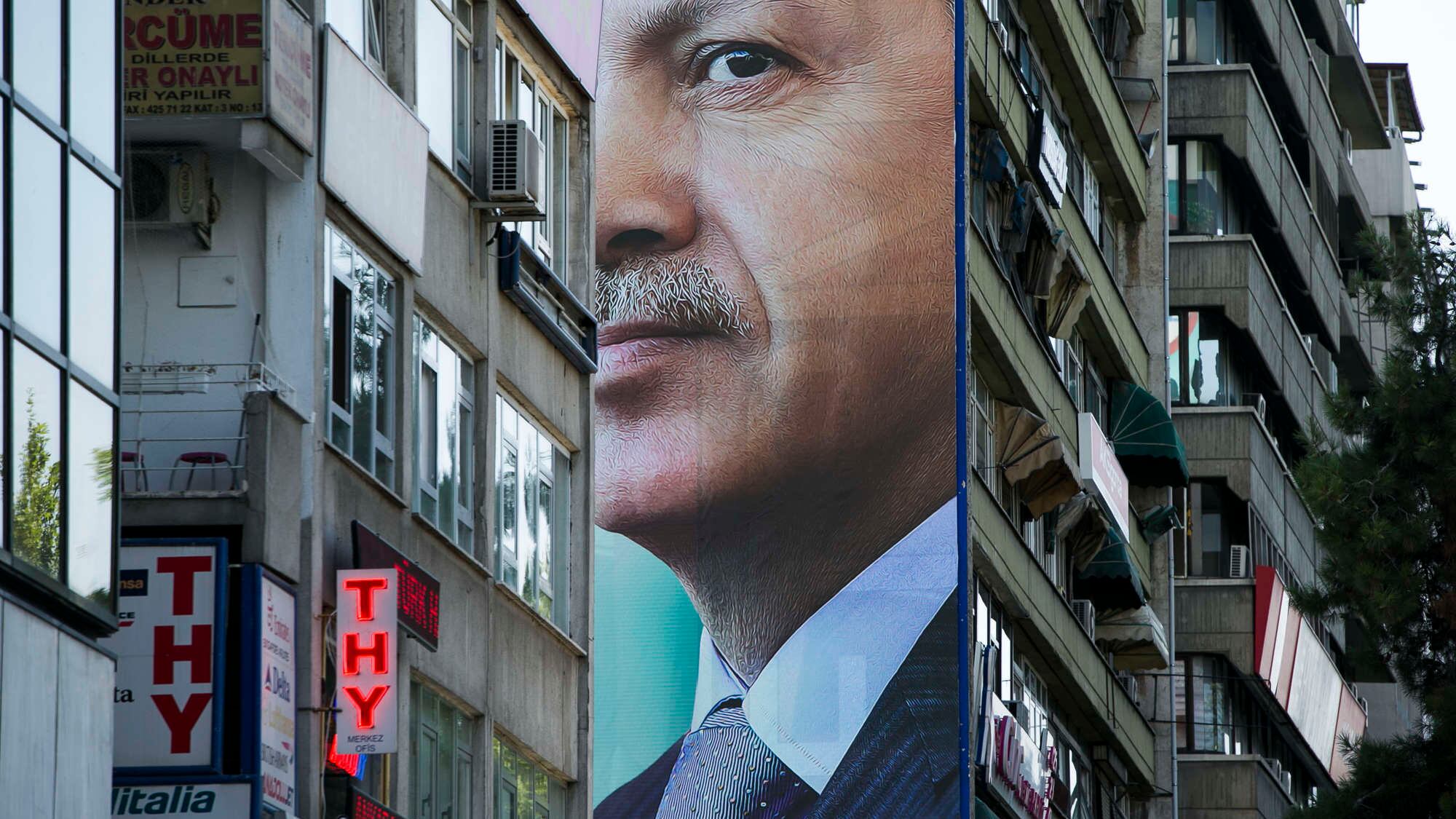 A Istanbul c'è solo Erdogan: l'Europa non è più di moda