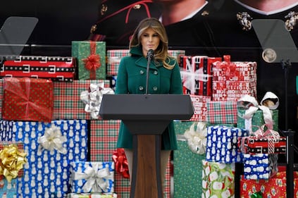  Melania Trump, Natale ironico sui social 8