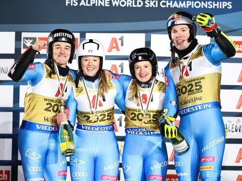 Mondiali sci, oro dell'Italia nel parallelo a squadre miste