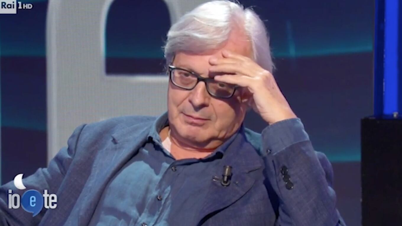 Sgarbi: "È un governo di peracottari. Devono tagliare se stessi"