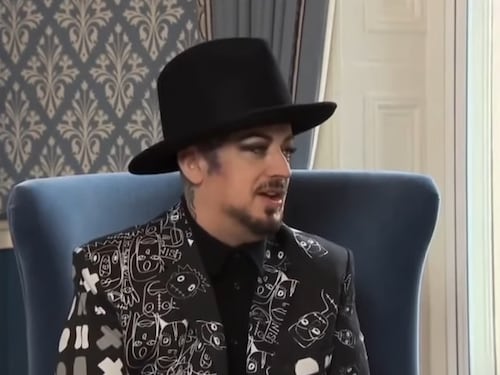 "È contro i diritti e la libertà dei gay". Anche Boy George contro la Meloni