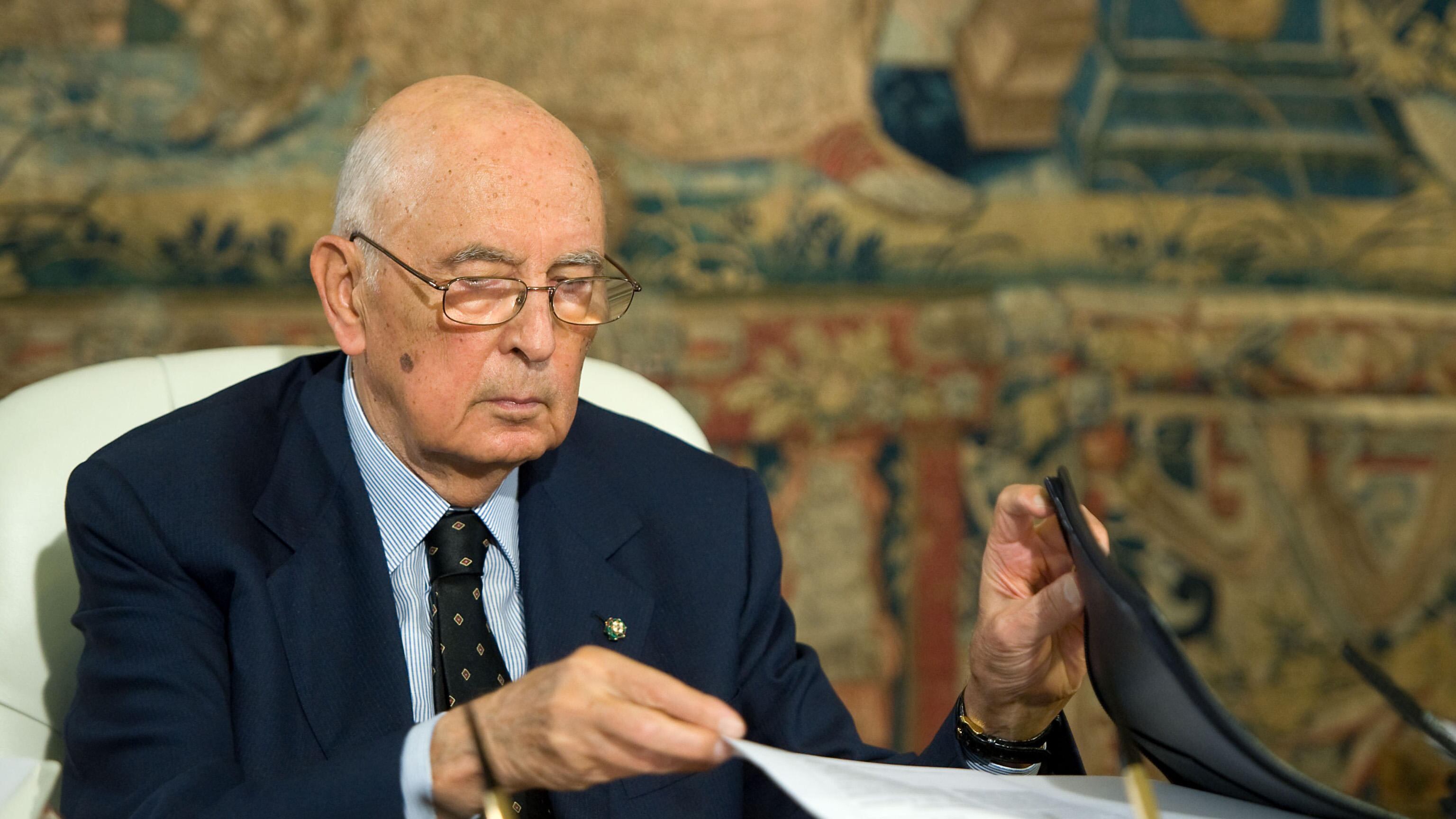 L'addio a Re Giorgio. Il presidente monarca che ha comandato per nove anni al Colle