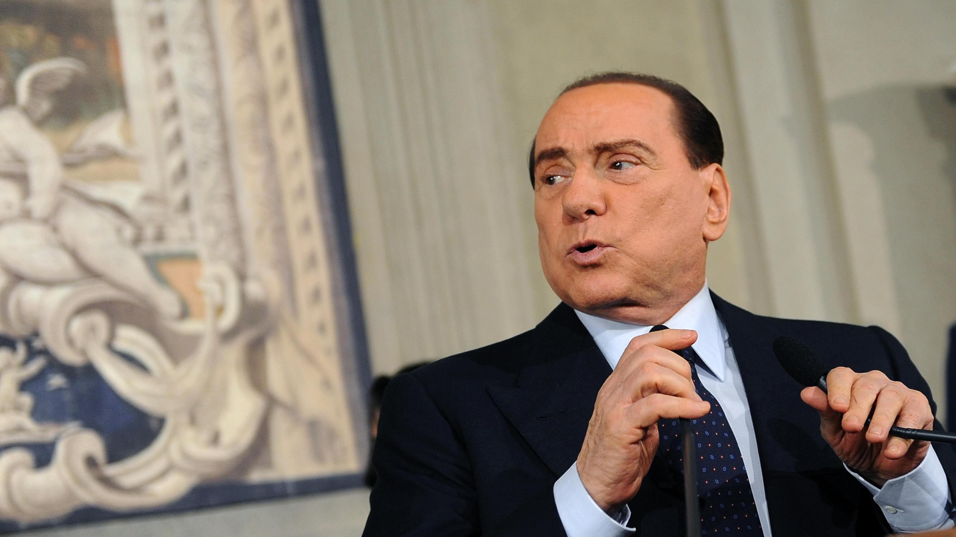 Berlusconi, pressing su Letta: via l'Imu o togliamo la fiducia