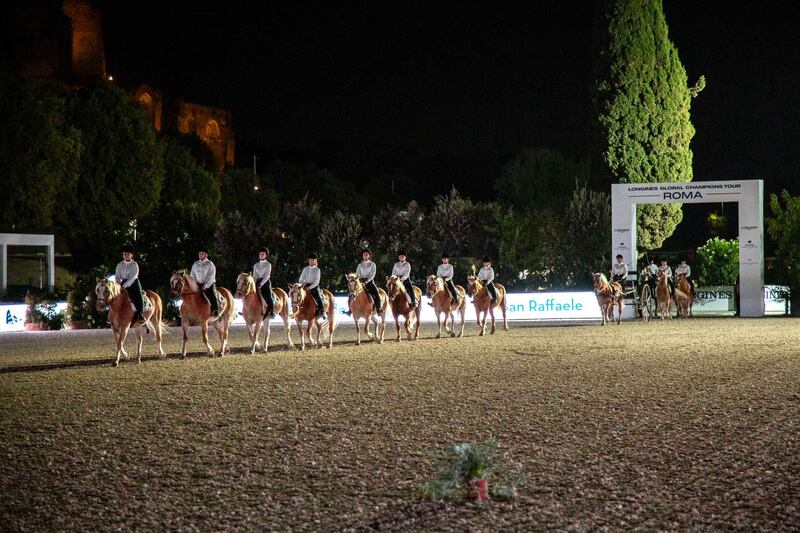 La prima esibizione del Carosello del San Raffaele al Apprezzata e applaudita la perfomance del Carosello del San Raffaele al Longines Global Champions Tour 2