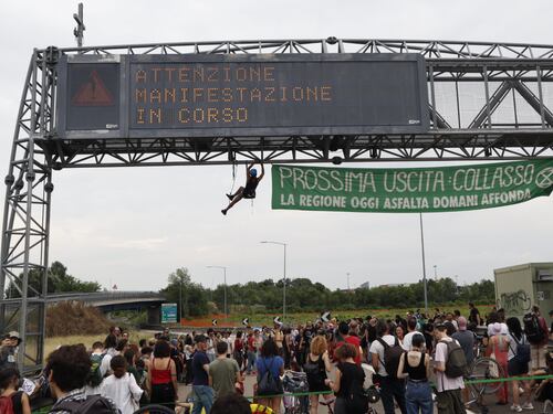 "La Regione oggi asfalta e domani affonda". Anche gli ambientalisti scaricano il Pd