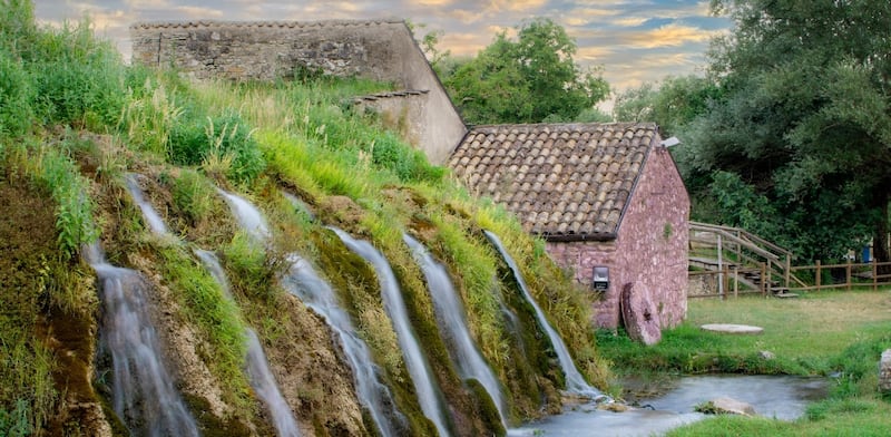 Cascata e borgo Molise