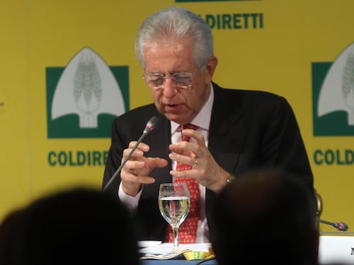 Monti: "In passato promesse non mantenute". Contestato sul Garda