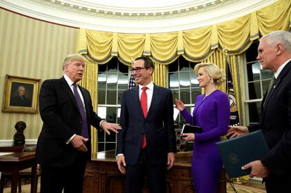 Louise Linton, una bionda alla Casa Bianca 5
