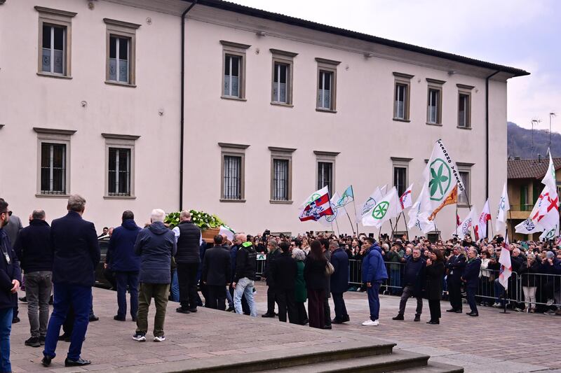 L'ultimo saluto a Umberto Bossi - FOTO 7