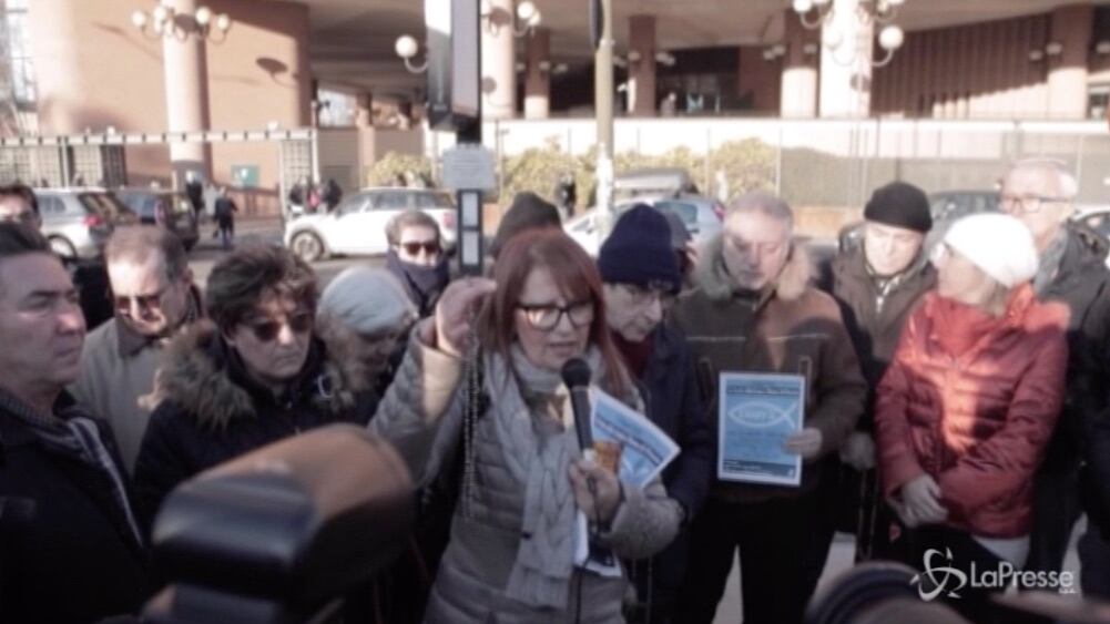 Torino, rosario per Salvini: "È l'unico che può risolvere i problemi dell'Italia"