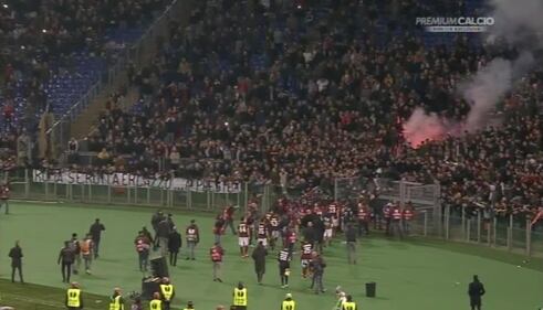 Europa League, faccia a faccia tra i giocatori della Roma e i tifosi 4