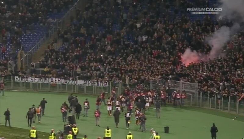 Europa League, faccia a faccia tra i giocatori della Roma e i tifosi 4