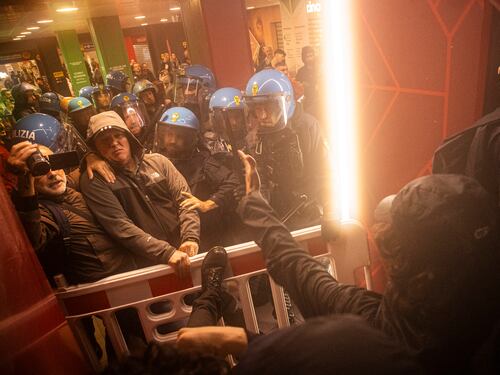 Guerriglia e violenze in Centrale: misure cautelari per sei pro Pal